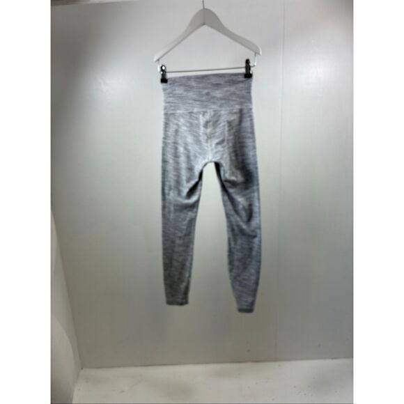 Lululemon Wunder Under in Light Gray Size 4 - Picture 2 of 6